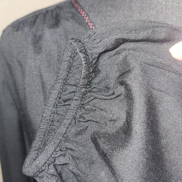 Nine West Vintage America Elegant Black Blouse with Pink Embroidery - Picture 4 of 6